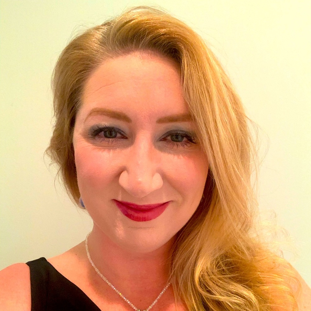 Meet your Posher, Hollie